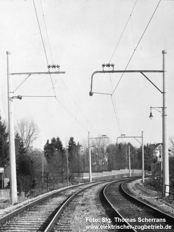 zweigleisige elektrifizierte Strecke im Rechtsbogen